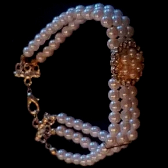 ✨White Beads Beaded Beautiful Bracelet. 🌴 - Picture 3 of 6